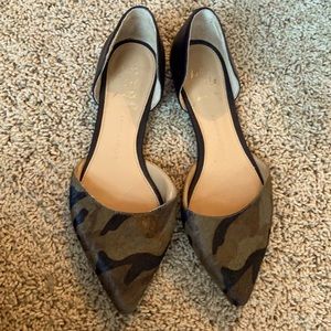 Banana Republic Camo size 6.5 flats